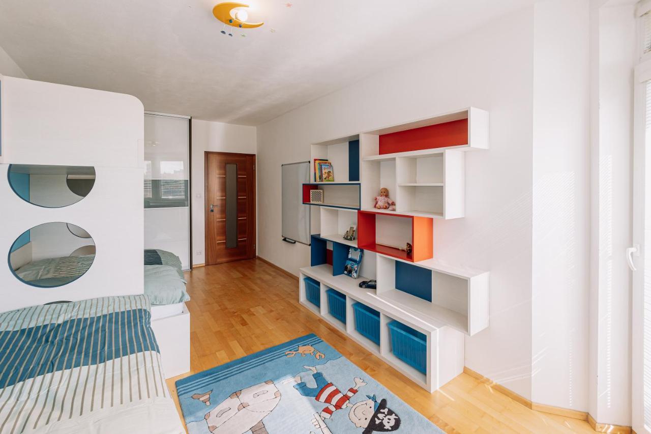 Appartement Family Parking Slot Included! Bratislava