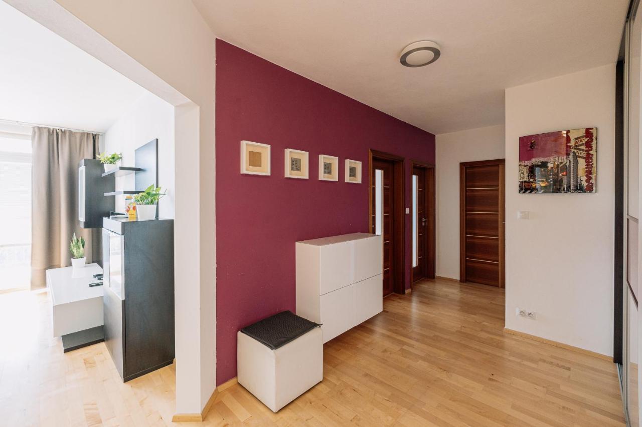 Appartement Family Parking Slot Included! Bratislava