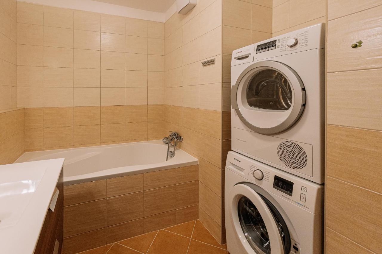 Appartement Family Parking Slot Included! Bratislava